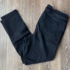 Maurices black destructed jegging